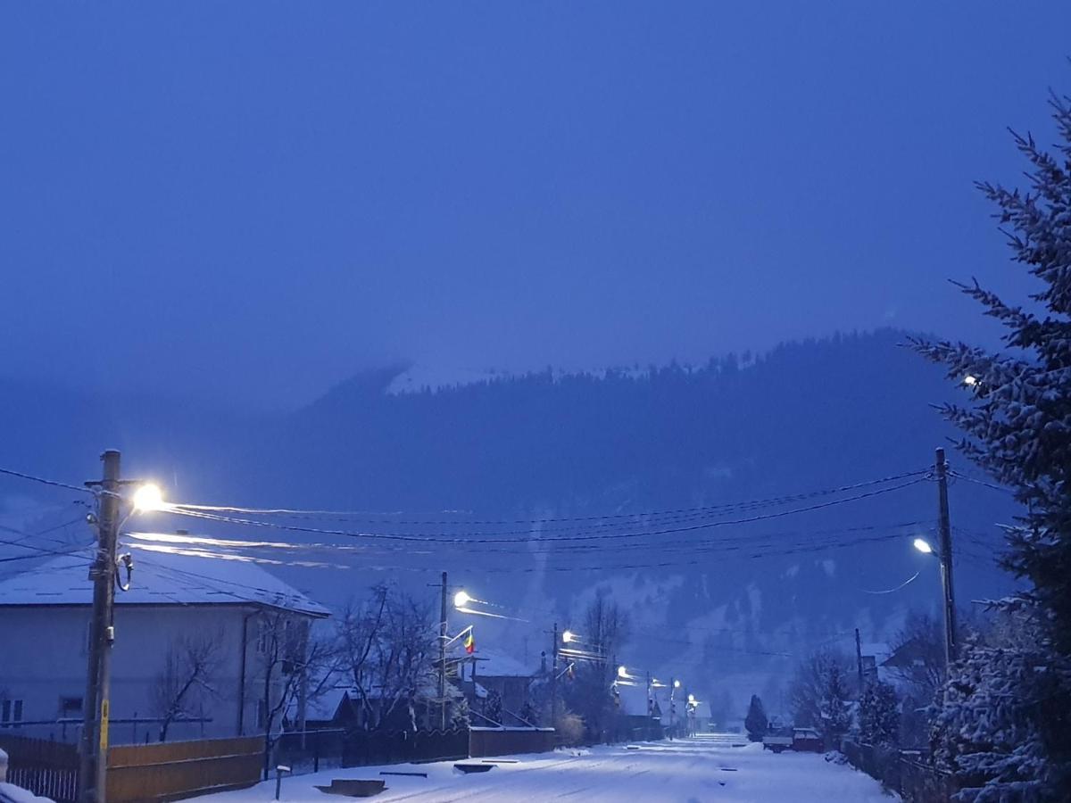 Casa Axa Hotel Paraul Carjei Екстериор снимка