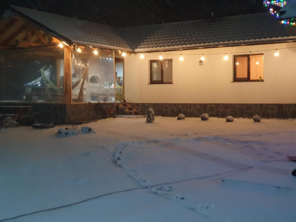 Casa Axa Hotel Paraul Carjei Екстериор снимка